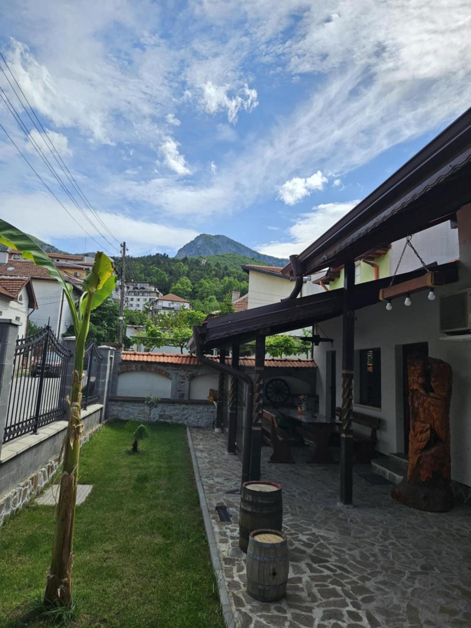 Cozy Rooms In Vratsa By Georgievi エクステリア 写真